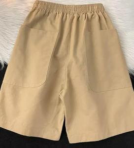 Short Simple et Polyvalent pour Femmes de Grande Taille Pantalon Droit Cylindre Lâche de Sport Décontracté Style Neutre Été - Product Image 4