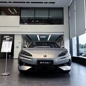 Nouvelle Génération Denza Z9GT 2025 – Berline de Luxe à Énergie Nouvelle Haute Performance avec Propulsion Hybride et Transmission Intégrale - Product Image 1