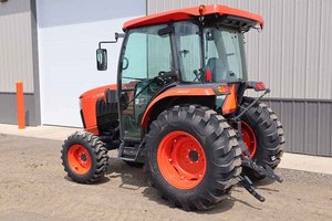 สำหรับรถแทรกเตอร์ตีนตะขาบ L4060 55 แรงม้า ขับเคลื่อน 4 ล้อ (รุ่น L60) พร้อมเครื่องยนต์ เกียร์ ปั๊ม และลูกปืน ยี่ห้อ AGCO - Product Image 2
