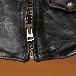 Chaqueta de moto de cuero de caballo con patrón sólido personalizado para hombre, cuello levantado, piel de oveja genuina con pliegues, teñido liso - Product Image 6