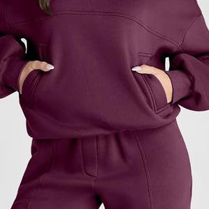 Chándal de ajuste OEM para mujer, decoración Vintage, logotipo personalizado, Etiqueta Privada, ropa de calle, diseño de tela suave, logotipo personalizable sólido - Product Image 5