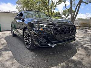 Audi SQ8 Prestige 2024 con motor V8 biturbo de 4.0 litros y transmisión automática de ocho velocidades - Product Image 4