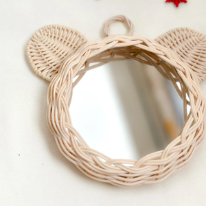 Espejo Decorativo de Ratán con Forma de Oso, Decoración de Pared Infantil Tejida a Mano con Ratán Natural - Product Image 4