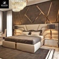 Lit double sur mesure en cuir souple de luxe haut de gamme, design contemporain, pour hôtel/villa, avec cadre de lit extra-large