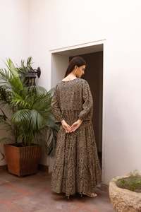 Collection d'été la plus populaire Robes imprimées pour femmes Vente en gros Robes imprimées numériques pour femmes avec toutes les tailles disponibles - Product Image 3