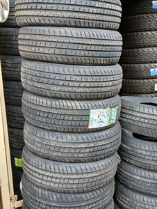 Pneus de voiture radiaux d'occasion de haute qualité 225/45ZR17 avec garantie de 2 ans - Prêts pour l'exportation en gros - Product Image 4