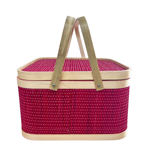 Assemblez un PANIER CADEAU petit-déjeuner gastronomique comprenant des confitures artisanales viennoiseries fraîches et du café premium pour bien commencer la journée - Product Image 1