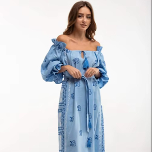 Venta al por mayor de Vestido corto ucraniano bordado con borlas Maxi vestido de aspecto vintage de manga larga vestidos de una pieza en artículos occidentales - Product Image 1