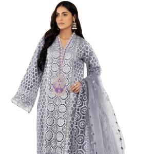 Nouvel Organza Pakistanais Avec Costume Brodé Avec Stanton Pent Avec Organza Dupatta en vente en ligne - Product Image 1