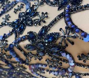 Tissu en dentelle perlée élégante pour la décoration de Lehenga avec des broderies complexes et des détails scintillants, idéal pour les tenues de mariée et les occasions festives - Product Image 2