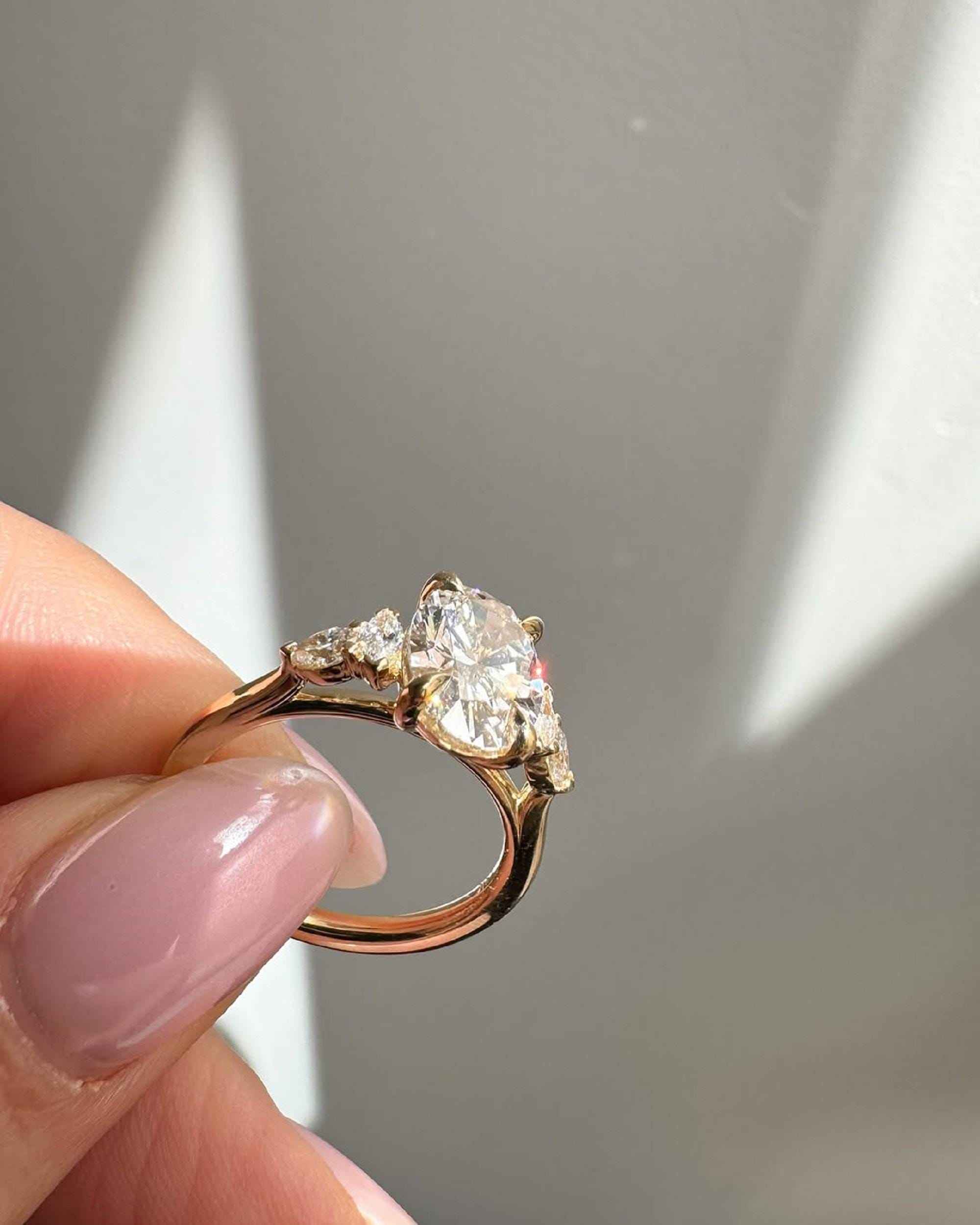 สีเหลืองทอง