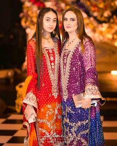 Beau haut prêt à porter et Dupatta avec impression numérique avec broderie lourde - Product Image 5