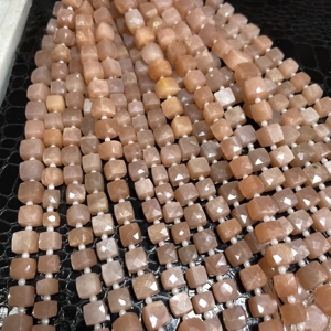 Cuentas con forma de caja facetada de piedra lunar melocotón, piedra preciosa cuadrada calibrada de 7-8MM, tienda de cuentas al por mayor - Product Image 2