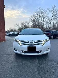 รถยนต์โตโยต้า เวนซ่า ปี 2016 เครื่องยนต์เบนซิน/ไฟฟ้า เทอร์โบ ความจุ 4 ลิตร เกียร์อัตโนมัติ/ธรรมดา เบาะหนัง ภายในสีเข้ม ล้อหลังขนาด R19 - Product Image 2