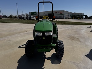 Mini Tractor John Deere 430 4WD de 33HP para Uso Agrícola, Tractor Pequeño con Cargador Frontal, Motor, Bomba Automática, Engranajes y Caja de Cambios - Product Image 3