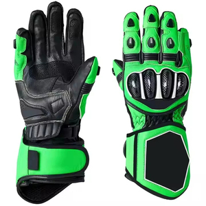 Gants de moto en cuir personnalisés, vert et noir, avec protection en fibre de carbone pour les phalanges, pour motards - Product Image 2
