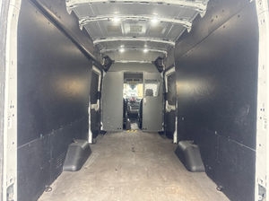 Fourgon utilitaire Transit 250 d'occasion propre, modèle 2021/2020, à vendre - Product Image 4