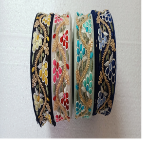 Tissu brodé floral d'organza de 1.25 pouces de large fait sur mesure dans quatre conceptions ethniques lumineuses à des fins diverses - Product Image 5