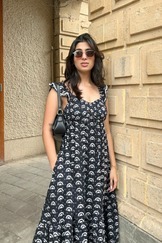 Robe de créateur de qualité à l'exportation pour femmes avec une coupe confortable idéale pour le travail, les événements ou les voyages disponibles à la vente - Product Image 4