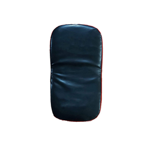 แผ่นป้องกันสำหรับชกมวยศิลปะการต่อสู้ MMA แบบปรับแต่งได้แผ่นหนัง PU สีแดงสีดำพร้อม AE-TKP-002โลโก้ของคุณ - Product Image 5