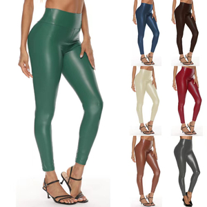 Pantalones de mujer de cuero a la moda con logotipo personalizado OEM, mallas de cuero elásticas de talle alto personalizadas para mujer, pantalones sexis para mujer - Product Image 4
