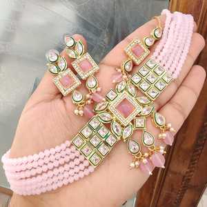 สร้อยคอโชกเกอร์เพชร monalisa คุณภาพสูงพร้อมต่างหูที่สวยงาม & Maang Tikka เหมาะสำหรับชุดสวมใส่ในโอกาสเทศกาล - Product Image 4