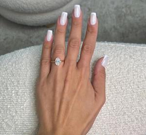 Anillo de Compromiso Solitario con Diamante Cultivado en Laboratorio de Corte Ovalado de 2.5 Quilates, Diseño Minimalista para Uso Diario, Oro Rosa de 18k, Certificado IGI, Regalo para Ella - Product Image 1