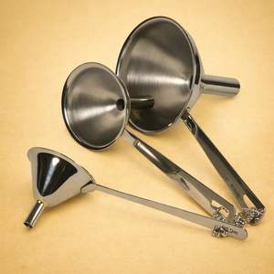 Elegante Juego de Embudos de Boca Ancha con Asa para una Transferencia de Líquidos Rápida y sin Derrames, Acabado Suave, Ideal para Cocina, Hogar y Uso Diario - Product Image 6