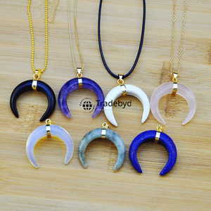 Collar de cuerno Tradebyd, joyería natural hecha a mano, perfecta para bodas bohemias y estilo cotidiano - Product Image 1