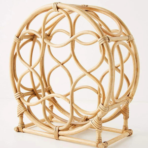 Porte-bouteilles en rotin fait main, style bohème décoratif pour la maison et les intérieurs de café, fabriqué par VgreenArt au Vietnam - Product Image 1