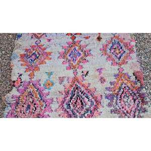 Tapis Boucherouite marocain authentique fait main, style bohème chic, coloré, vintage, artisanat Atlas, décoration. - Product Image 1