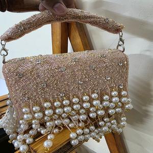 Pochette Latkan traditionnelle pour femmes de créateur Sac à main lourd en MDF exquis Broderie Perles Décoration Couverture Fermeture Sac à main festif - Product Image 5