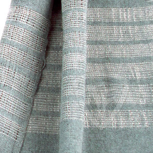 Bufandas tejidas suaves, envolturas ligeras y cálidas para mujeres, ideales para viajes en clima frío y uso diario - Product Image 4