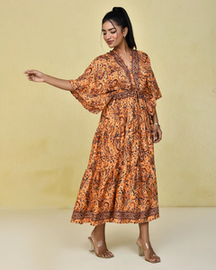 Robe d'automne vintage en coton à manches longues avec boutons sur le devant et col en V, parfaite pour les sorties décontractées. - Product Image 3