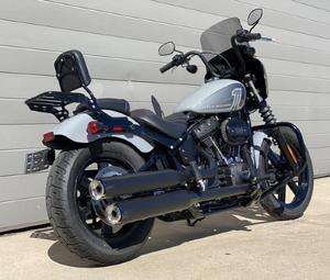 Motocicleta Cruiser FXBBS STREETs BOBs 114 2024 Nueva, Motor V-Twin, 6 Velocidades, Alto Torque y Rendimiento - Product Image 4