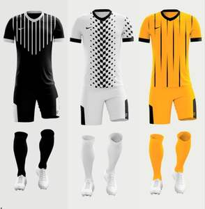 Chemise de sport d'été personnalisable pour hommes Ensemble de maillots de football pour jeunes Nom personnalisé Sergé Sublimation Short OEM disponible - Product Image 3