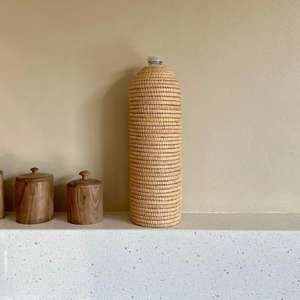 Vente en gros de pantoufles et sandales marocaines en raphia faites à la main, chaussures tissées écologiques pour femmes et hommes, fournisseur direct de commandes en gros - Product Image 1