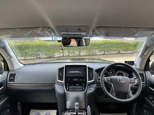 โตโยต้า แลนด์ครุยเซอร์ ปี 2022 พวงมาลัยขวา SUV เทอร์โบ เกียร์ออโต้ ไมล์ 25001-50000 ไมล์ หลังคาพาโนรามิก เบาะหนัง สภาพดีเยี่ยม ขาย - Product Image 4