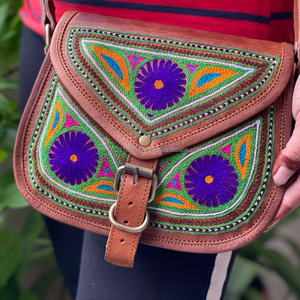 Bolso de cuero de cabra hecho a mano, bordado de rayasthani, 7x9 pulgadas, bandolera cruzada - Product Image 1