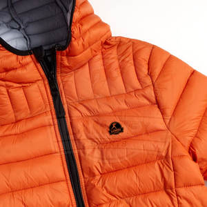 Chaqueta de Invierno Personalizada para Hombre con Logotipo, Cuello Alto, Capucha Larga, Tela Transpirable, Diseño Urbano, Servicio OEM - Product Image 3