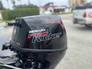 Moteur hors-bord MERC-URY 9.9HP PRO Kicker 4 temps modèle 2016 - Product Image 2