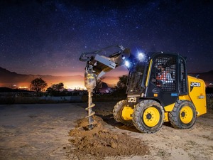 รถตักล้อยาง JCB 155 มินิสกิดสเตียร์ ขนาด 2.84 เมตร พร้อมปั๊มไฮดรอลิก รับน้ำหนักได้ 15 ตัน เครื่องยนต์กำลัง 37 กิโลวัตต์ - Product Image 2