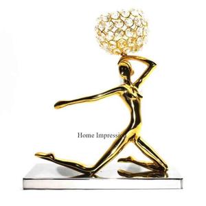 Dernier modèle d'arrivée accrocheur plaqué or humain tenant un bougeoir en cristal Unique Designer Wedding Centerpiece Supplies - Product Image 1