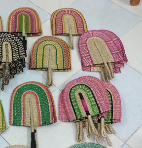 Abanico de mano de algas marinas hecho a mano único | Elegante artesanía tradicional de Vietnam | Calidad hecha a mano - Product Image 6