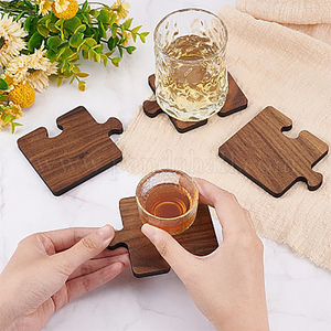 Ensemble de sous-verres en noyer faits à la main et sûrs, tapis carrés en bois pour boissons, vaisselle en gros, approvisionnement en vrac avec logo personnalisé - Product Image 3