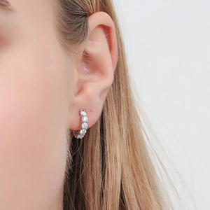 ต่างหูห่วงเพชร VVS Moissanite สุดหรูได้รับการรับรองว่าเป็นเงินสเตอร์ลิงชุบทองสำหรับงานหมั้นและงานแต่งงานของผู้หญิง - Product Image 5