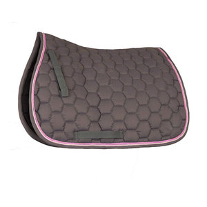Tapis de selle matelassé doux avec tissu respirant, coupe ergonomique et rembourrage absorbant les chocs - Product Image 1