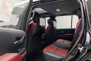 Como nuevo, precio asequible, 2026 Attitude Black TY - Land Cruiserz 300 VXR 3.3L V6 Twin-Turbo Diesel 4WD SUV, listo para enviar - Product Image 4