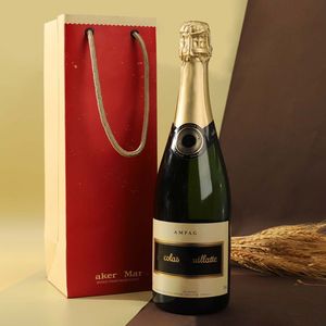 Bolsa de regalo de vino de lujo impresa personalizada con asas para una presentación elegante - Product Image 3
