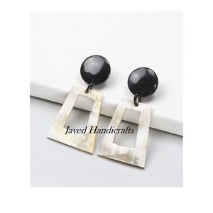 Pendientes de cuerno de vaca personalizados al mejor precio 2024, artesanías naturales pulidas de alta calidad en estilo Animal respetuoso con el medio ambiente - Product Image 6